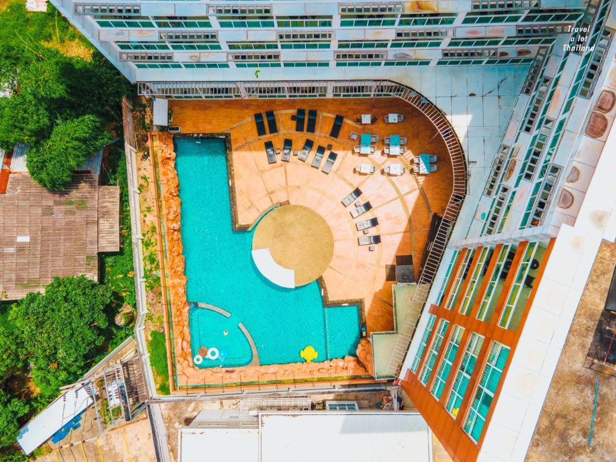 Centara Nova Y Hotel