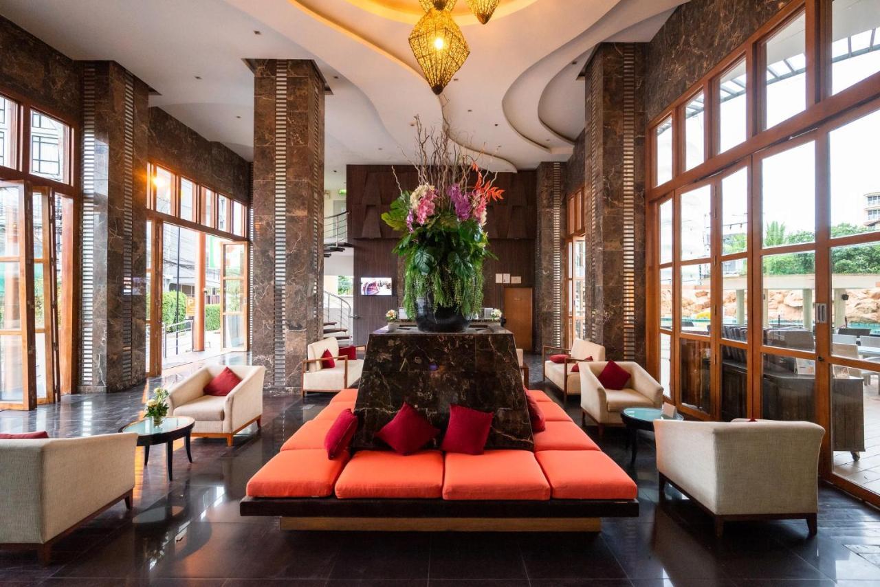 Centara Nova Y Hotel
